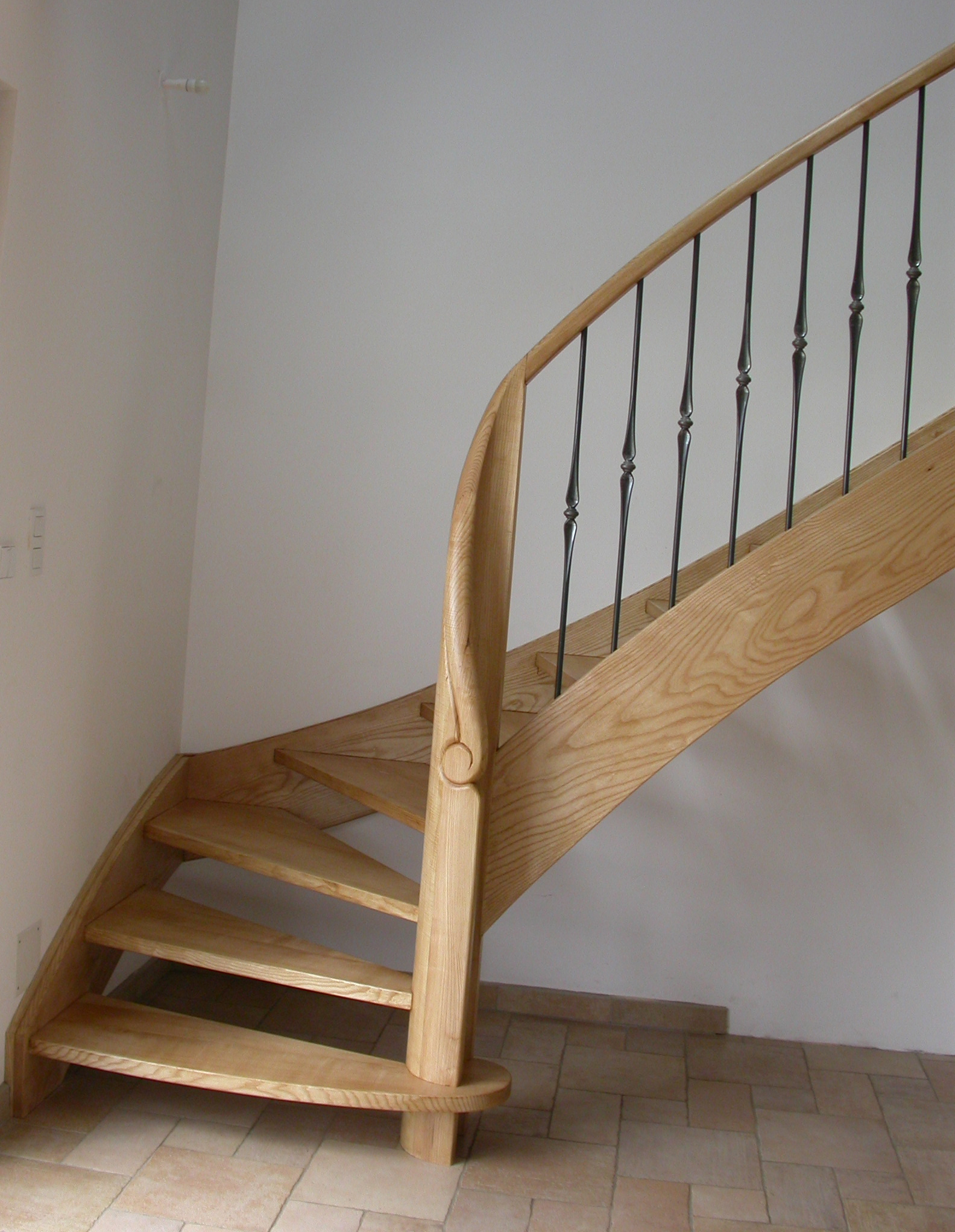 Escalier meuble bois massif Acier  Menuiserie daval Saint Germain Haute Saône70