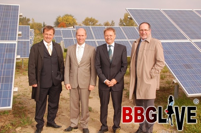 Jens Bühligen, OB Merseburg  Karsten Rogall, GF SOLSA GmbH   Gerald Bieling, GF SOLSA GmbH  Henry Schütze, OB Bernburg