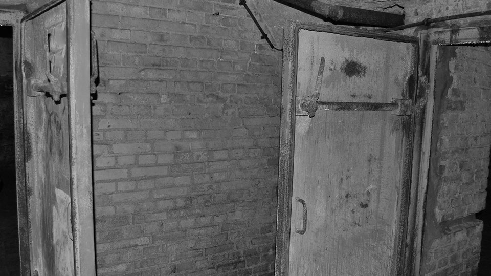 Der Schulunterricht zwischen Fliegeralarm und Luftschutzbunker