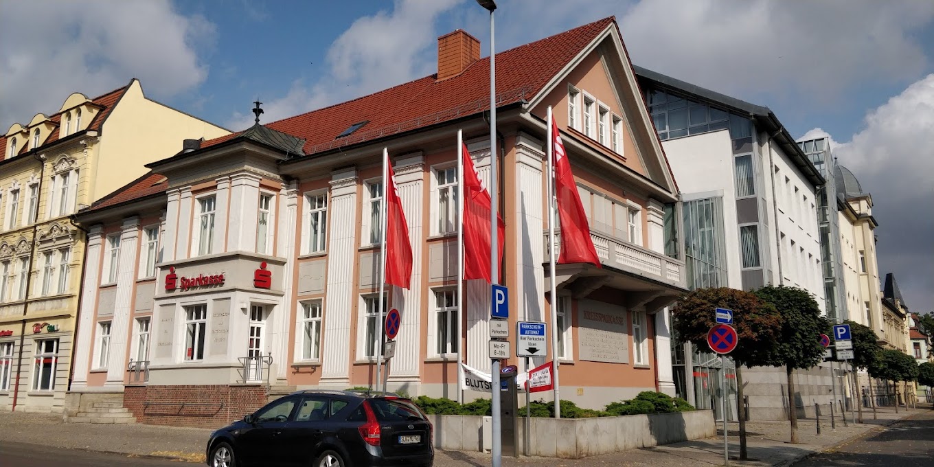Das Jobcenter Bernburg bezieht ab 2026 neue Räumlichkeiten in der derzeitigen Sparkasse im Zentrum