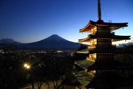 新倉富士浅間山神社（写真：やまなし観光推進機構）