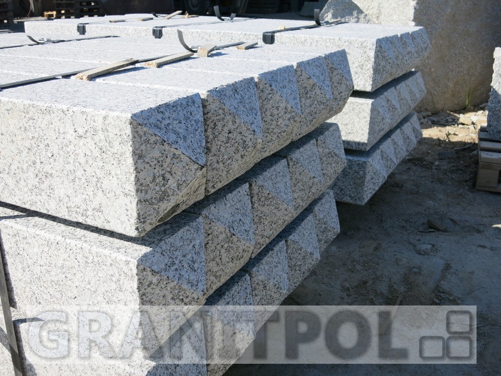 Zaunpfosten aus Granit - Granitpol.de