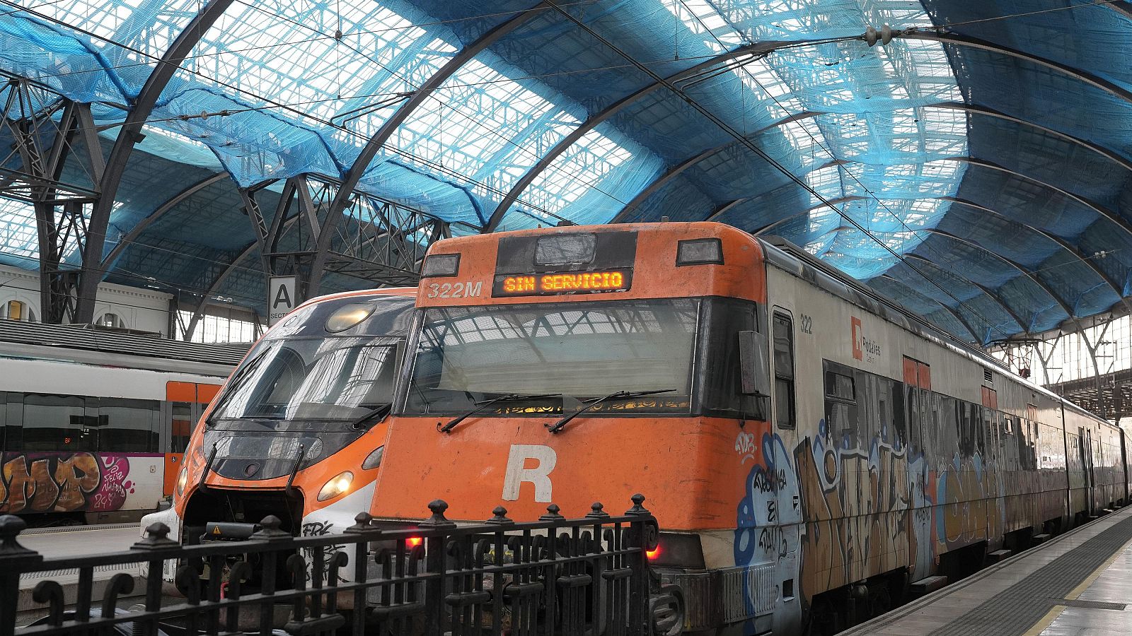Коллапс Rodalies в Каталонии: поезда не ходят второй день