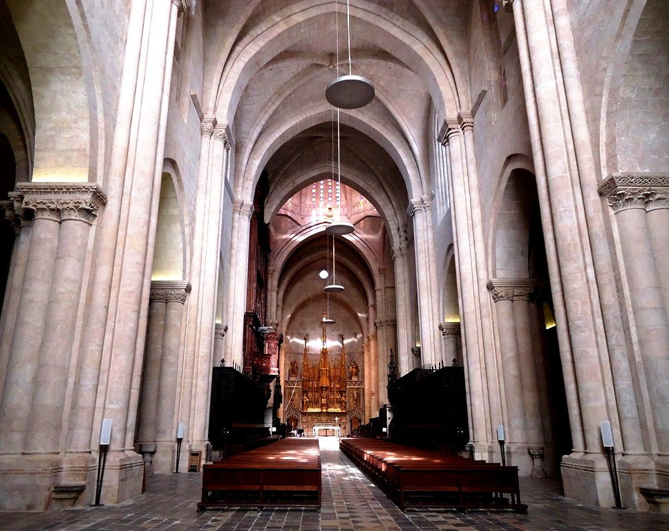 пришла соборов кафедральных французская. пора соборов кафедральных нотр дам. пришла соборов кафедральных французская. реймсский собор (реймс, франция) интерьер. руанский собор франция.