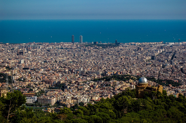 Впервые за последние 34 года население Барселоны достигло 1,7 миллиона человек