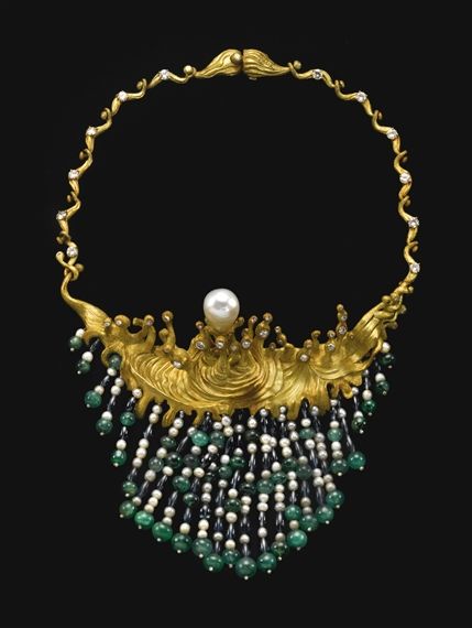 Сюрреалистическое ожерелье Сальвадора Дали превзошло предварительные оценки на аукционе
