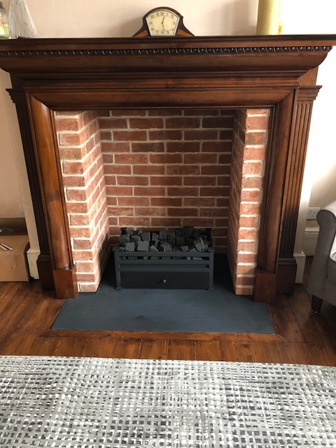 Old Fulford fireplace chamber with side returns