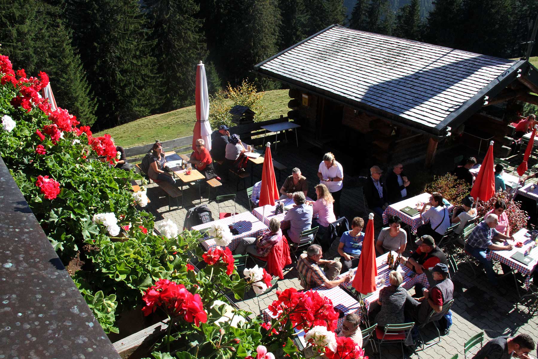 Berggasthof Bühlalpe, Kleinwalsertal – Gaststätte und Terrasse, Deine Feier bei uns!