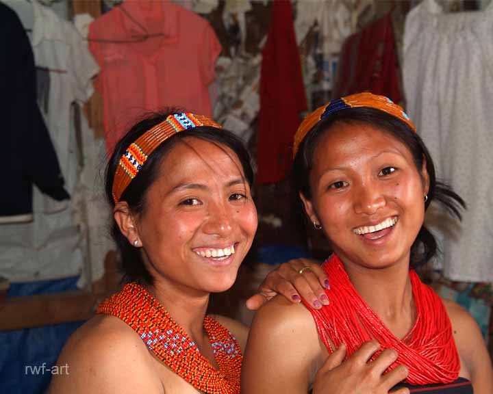 Mädchen vom Stamm der Konyak, Nagaland