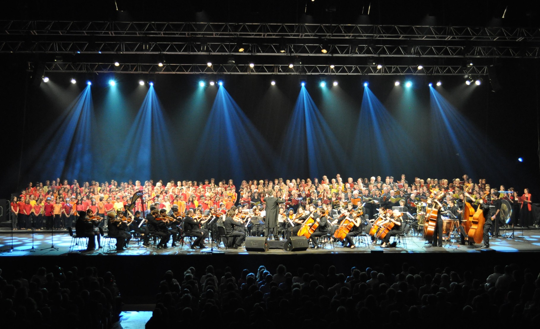 2011 - Dogora au Zenith d'Auvergne