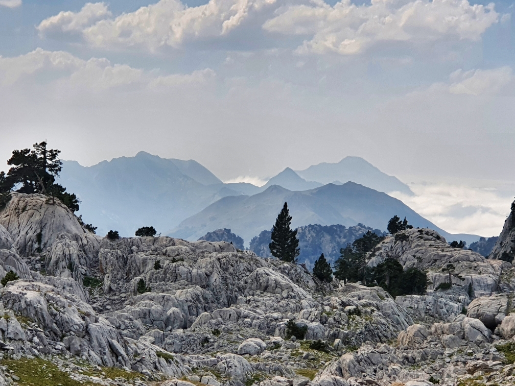bizarre Landschaft auf dem Weg zum Pass Anaieko Lepoa 2086m