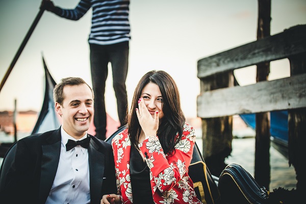 Surprise-Wedding-Gondola-Proposal-Photoshoot