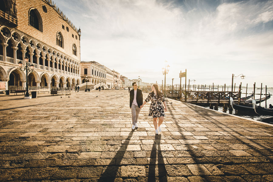 Rialto-Bridge-Engagement-Proposal-Photographer