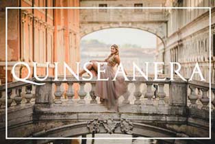 Professional Venice photographer photographing a romantic walk through Venice.