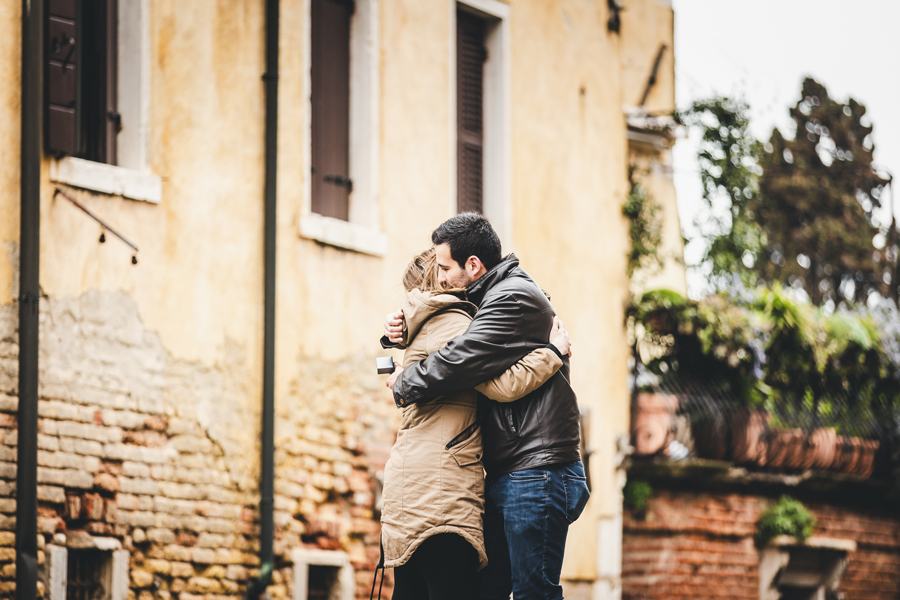 Engagement-Proposal-at-Ponte-Chiodo-Venice