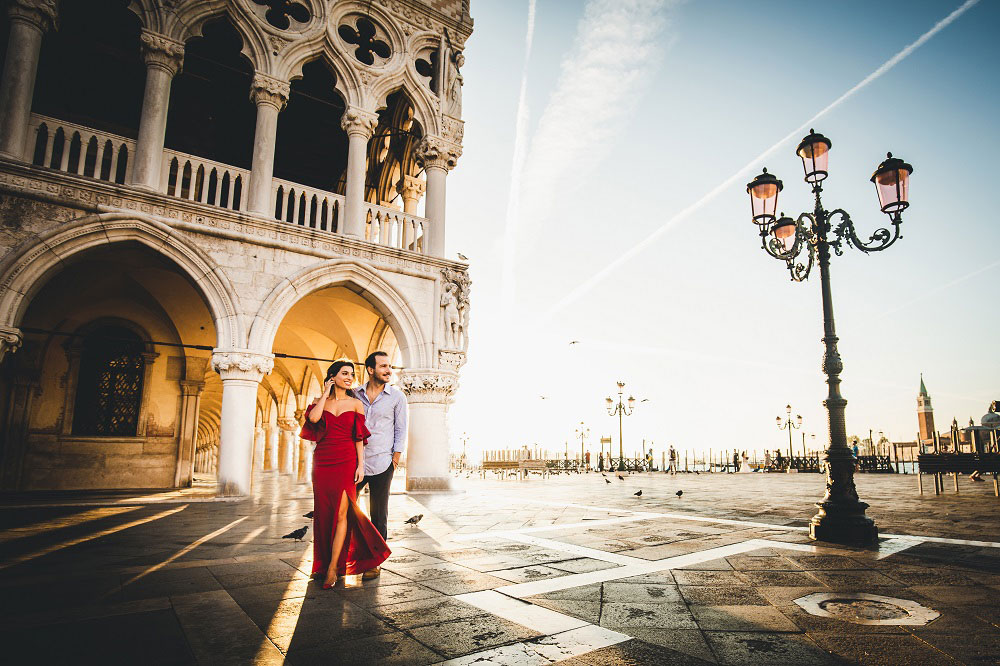 Couple Engagement Photoshoot Photographer in Venice Italy