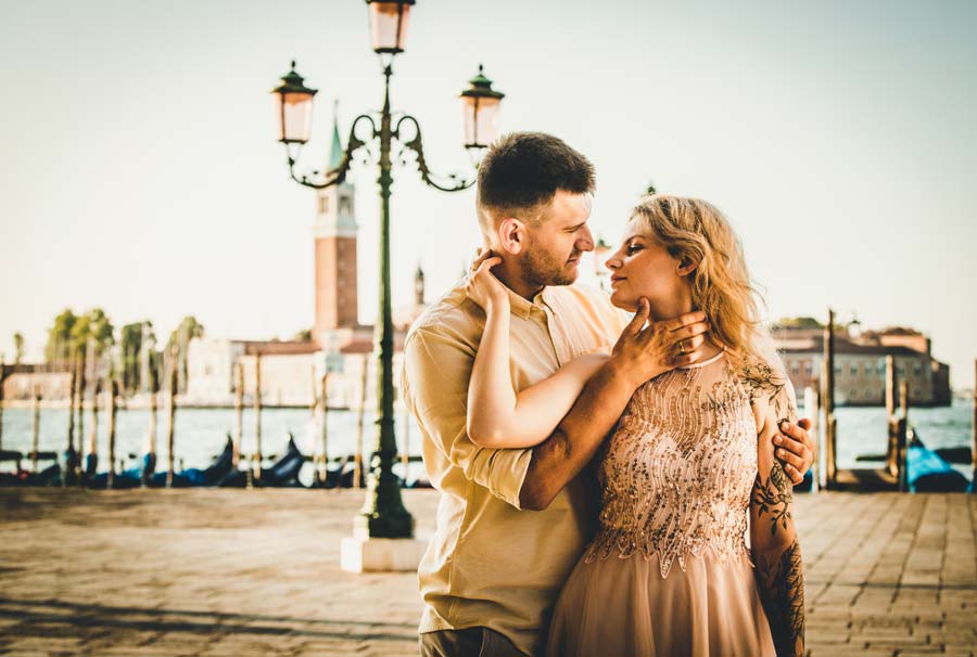 Venice-Honeymoon-Photoshoot