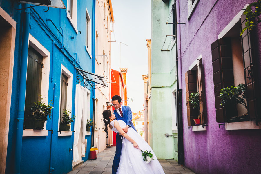 couple photoshoot burano