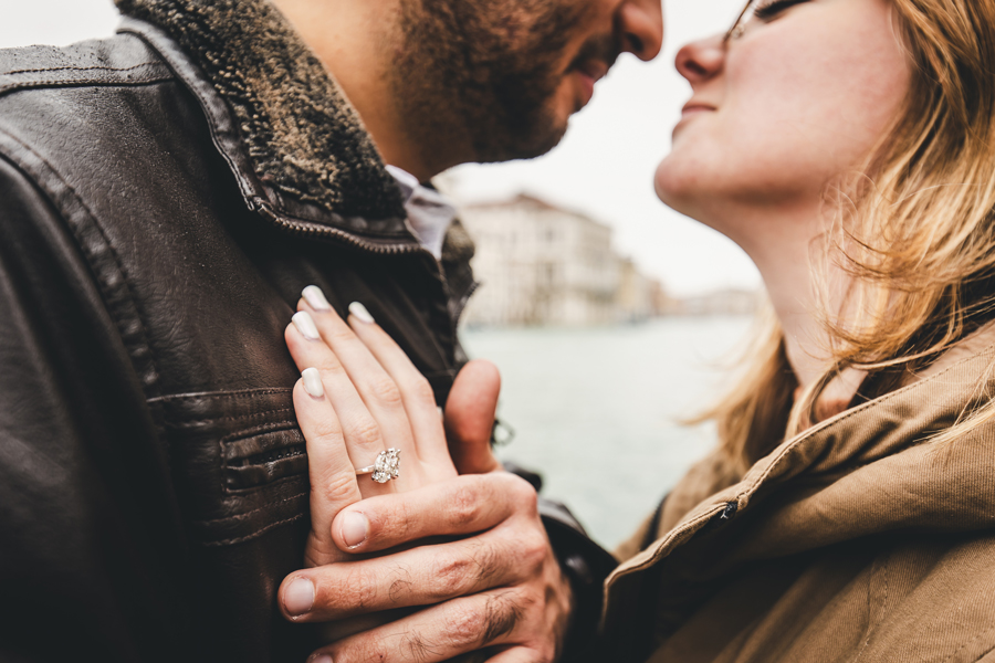 Venice-Proposal-Photographer-at-Ponte-Chiodo