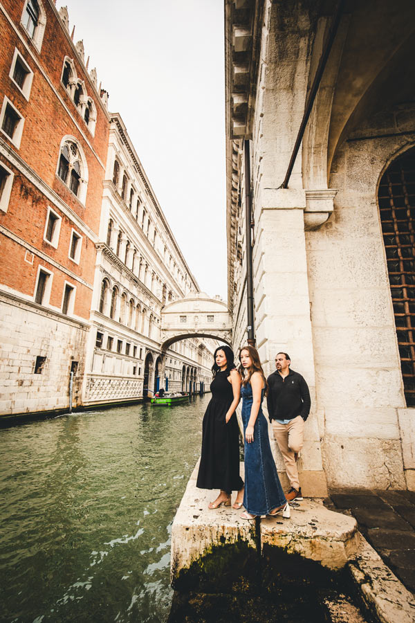Venice-Italy-Family-Photo