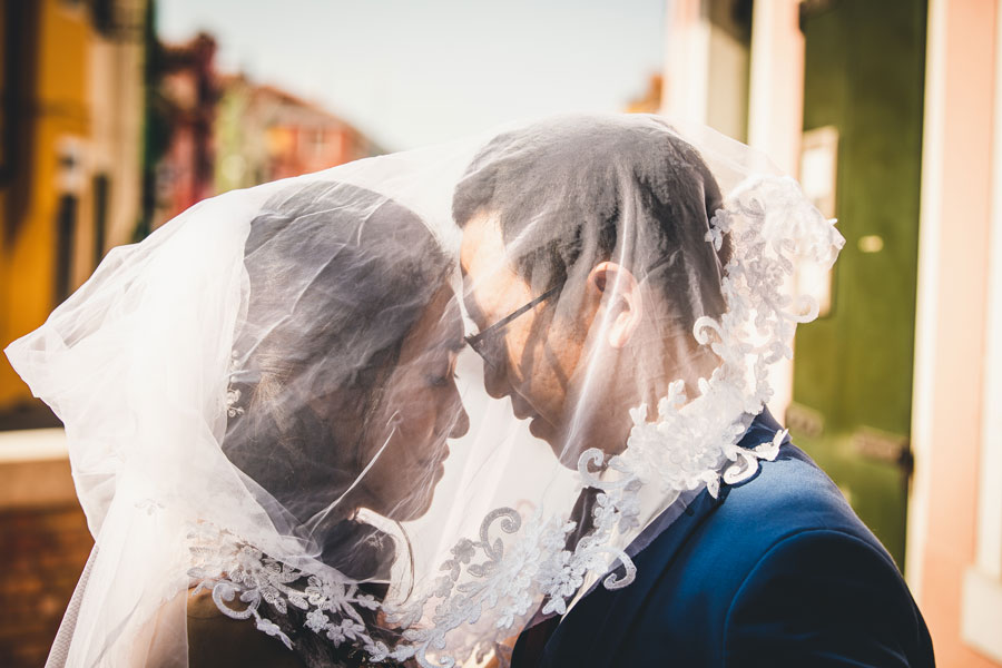 couple photoshoot photographer burano