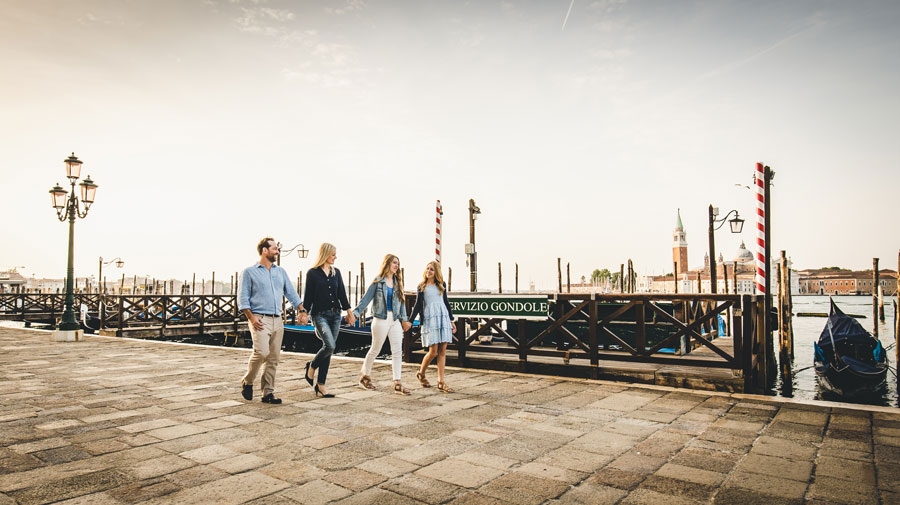 Venice-Family-Portrait-Photo-Shoot