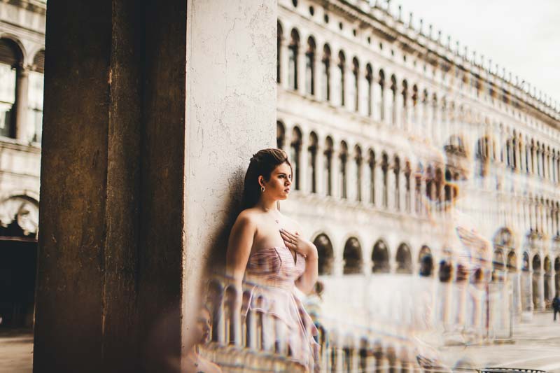 Quinceañera photoshoot at a hidden Venetian courtyard