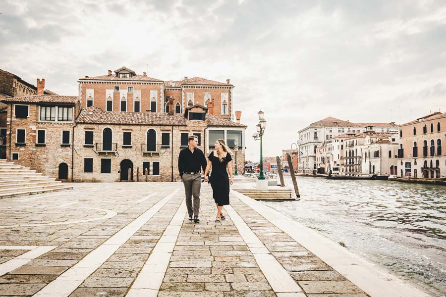 Couple during a Venice photoshoot 