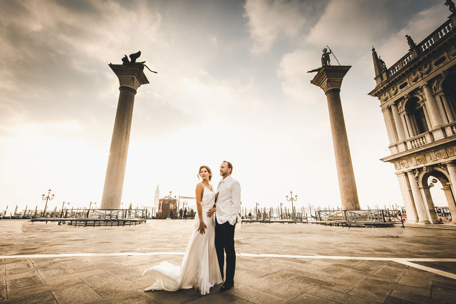 Vows-Renewal-in-Venice