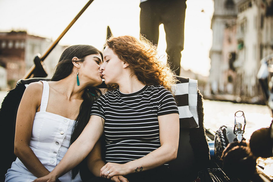 Gay-Couple-Photo-Shoot-Venice-Italy