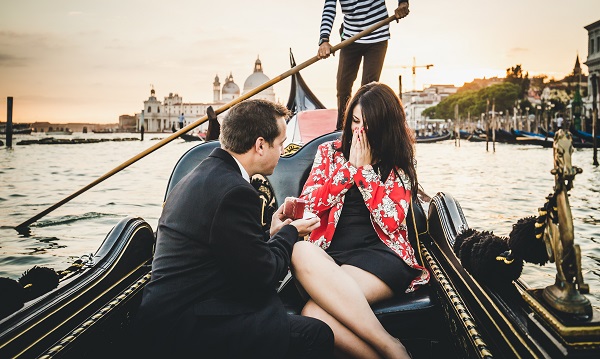 Surprise-Proposal-Gondola-Venice-Italy