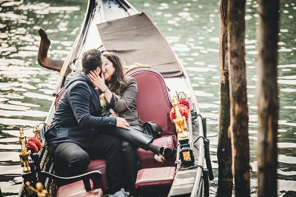 Photographer-Proposal-on-the-Gran-Canal