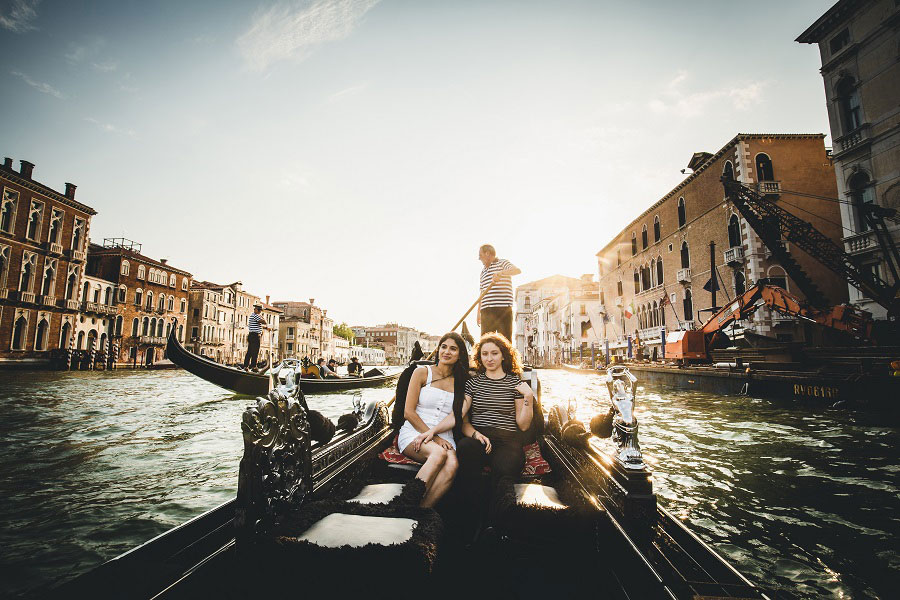 Venice-Gay-Honeymoon-Photoshoot