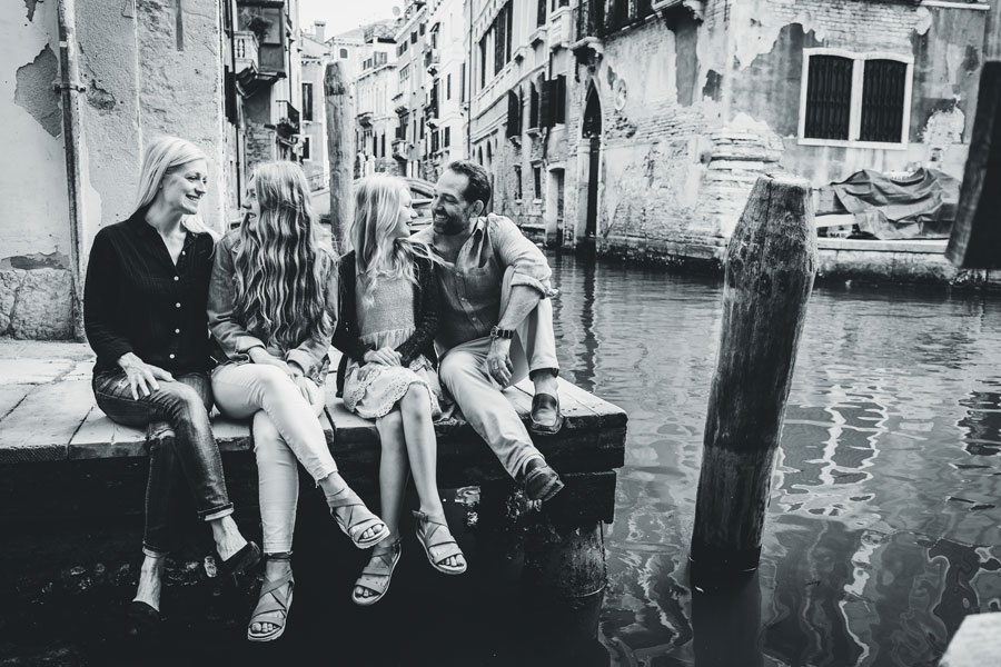 Venice-Family-Portrait-Photoshoot