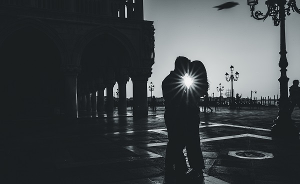 romantic photoshoot venice