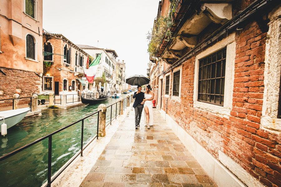 Venice-Gay-Proposal-Photographer
