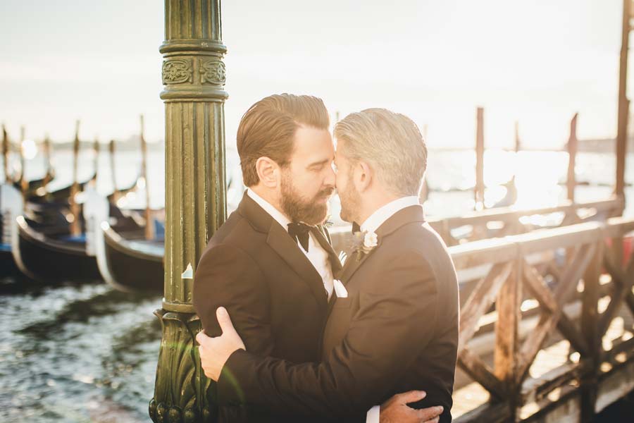 Venice-Gay-Elopement-photoshoot