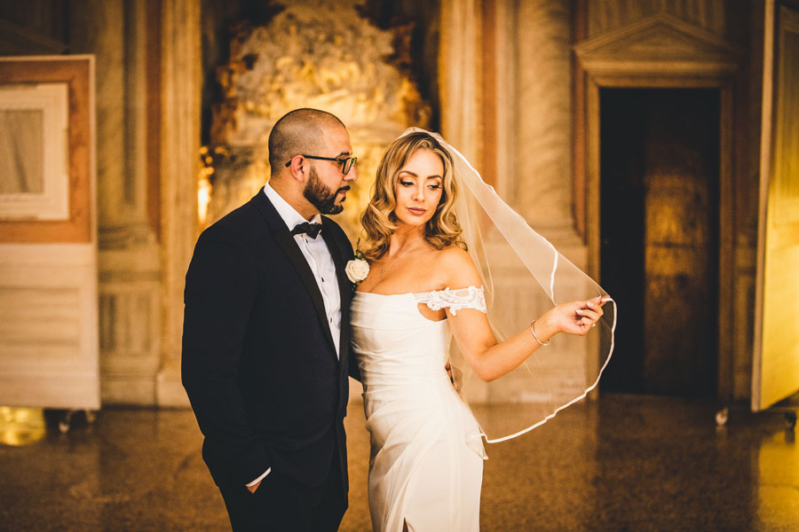 Wedding-on-a-Gondola-Photographer