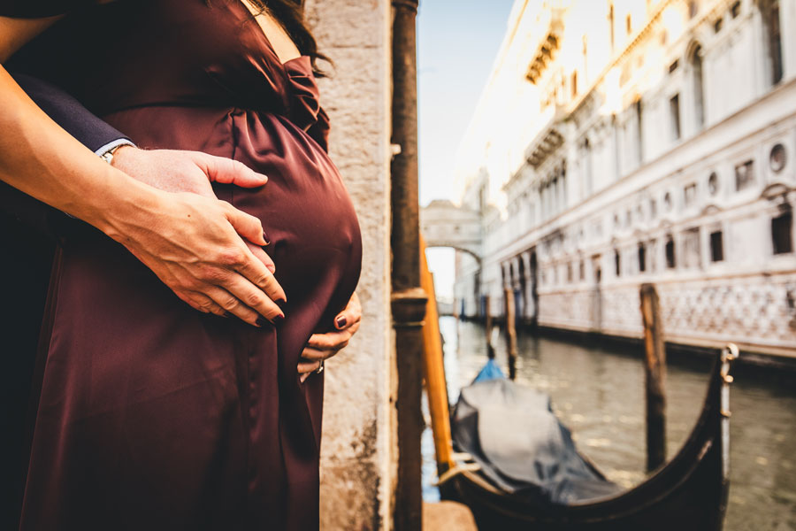 Venice-Italy-Maternity-Photoshoot