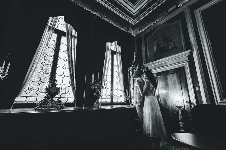 Elegant Couple photoshoot with Venice’s timeless charm