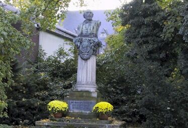 Gottfried Kinkel - Denkmal in Bonn-Oberkassel