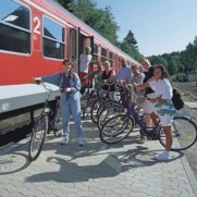 Wanderbusse und -bahnen
