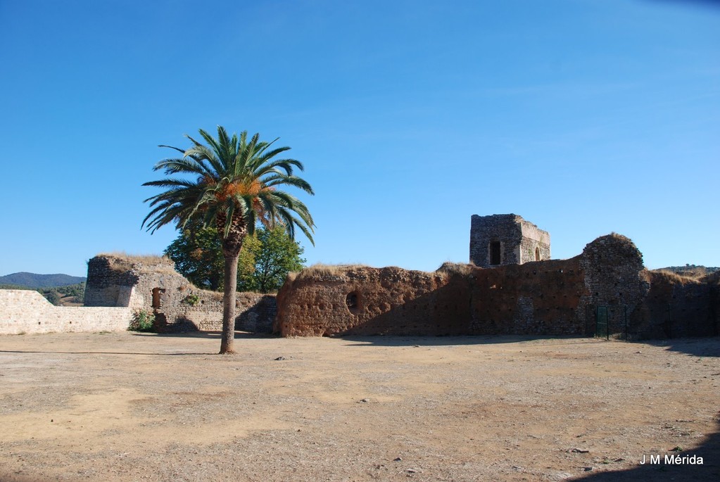 PLAZA DE ARMAS , CASTILLO