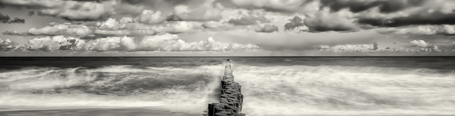 A cloudy day at the beach