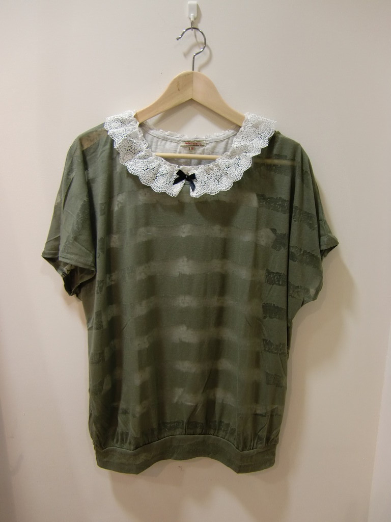 オパールボーダーシャツ＋衿レースタンク付　￥2,625(税込)