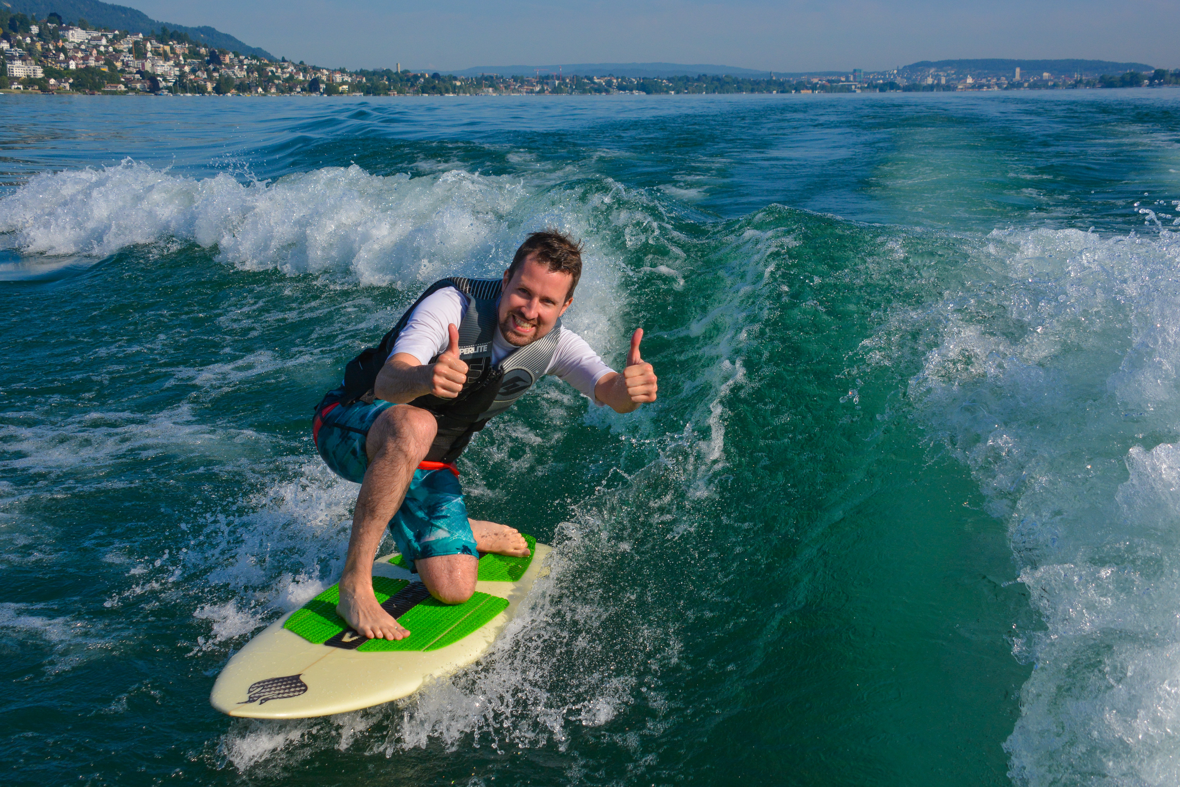 Offer wakeboarding, wakeskating, wakesurfing, waterski Zurich, lake