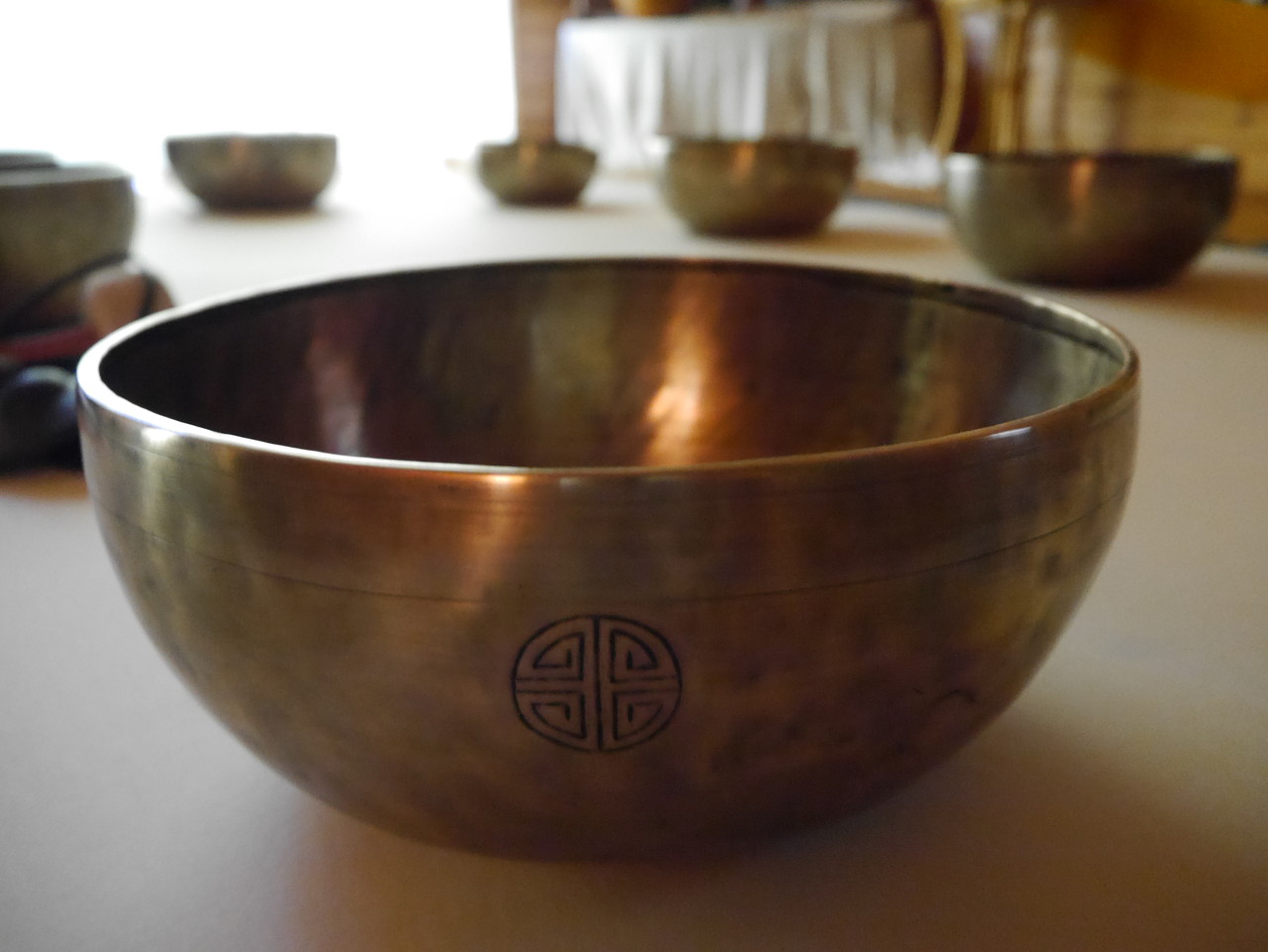 Singing Bowl healing session ヒマラヤ・ヨガ & シンギング・ボール・ヒーリング