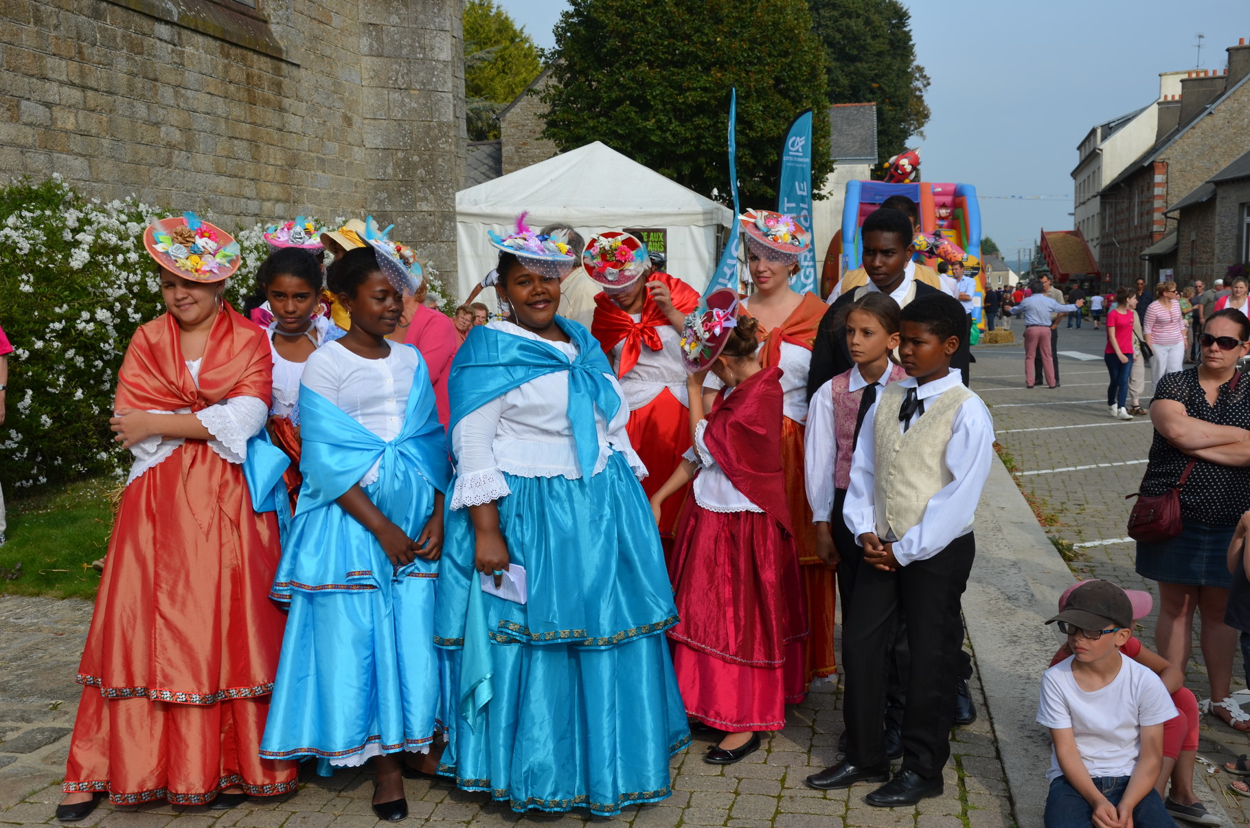 Groupe Folklorique De L le De La R union Les Comp res Cr oles groupe-folklorique-de-l-le-de-la-r-union-les-comp-res-cr-oles