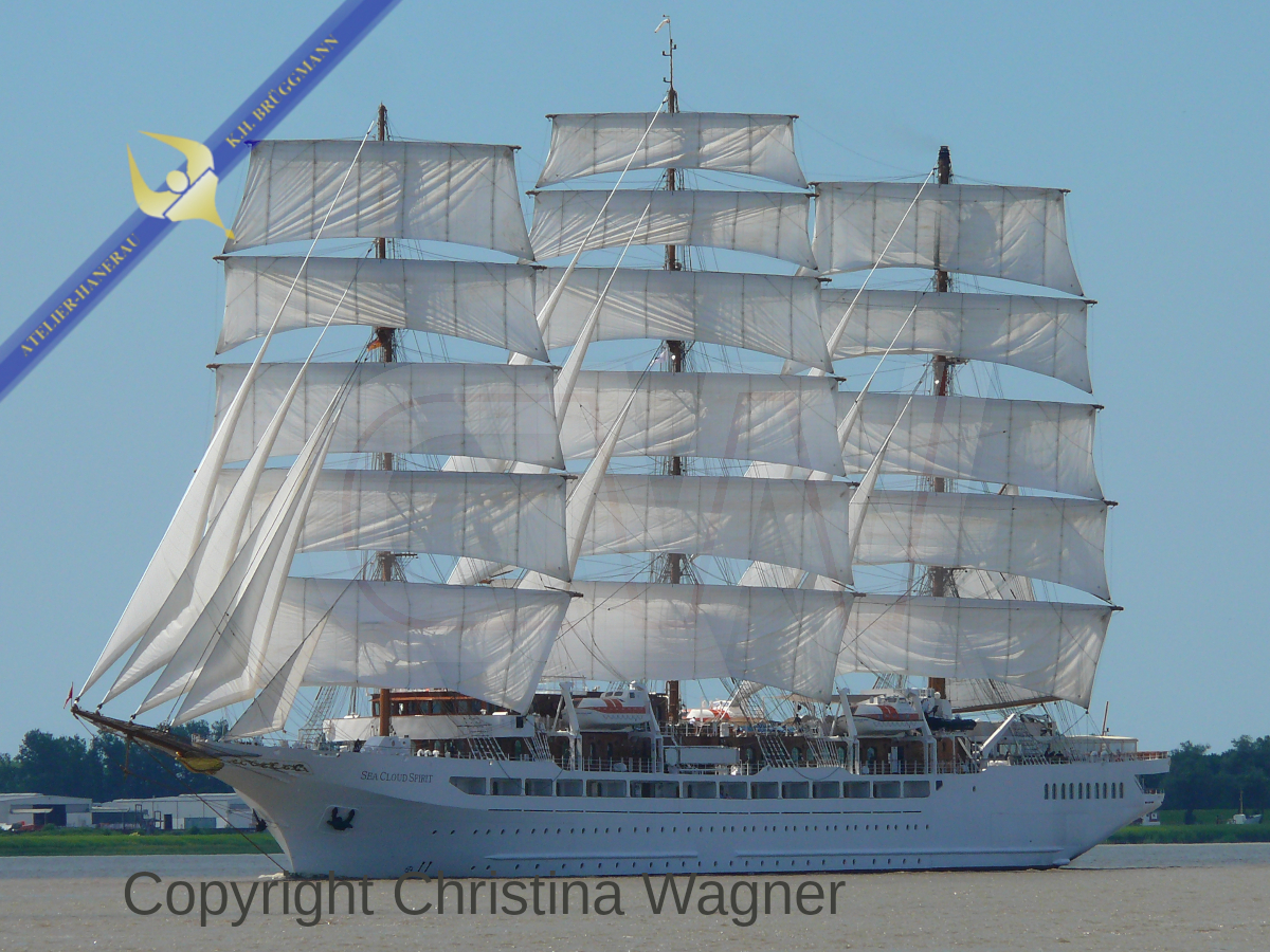 Sea Cloud Spirit besucht Hamburg