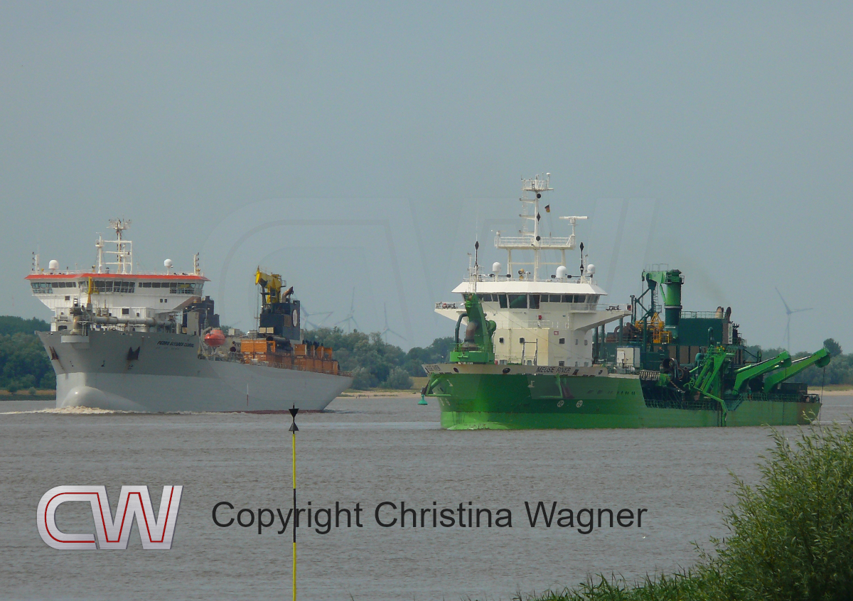 Baggertreffen auf der Elbe - oder Irrsinn des Elbausbaus